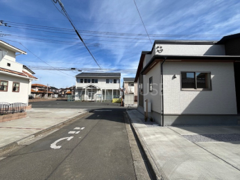 �O�ʓ��H�܂ތ��n�ʐ^ -