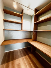  ց@I𑽂݂AЂłȂlXȎ[ɖ𗧂悤݌v܂B