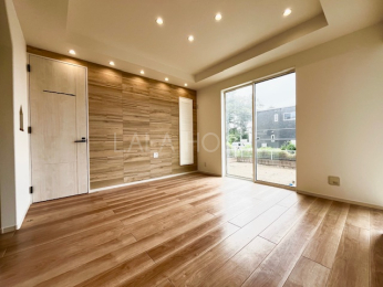  _CjOƂ̊ԂɏXy[XX^fBXy[X݂邱ƂŉsƍL݌vɂȂĂ܂