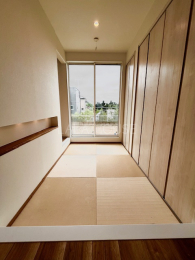  iXy[X͂낲늰̋ԁB[LxŗqpiG߉Ɠd̎[ɂ𗧂܂B