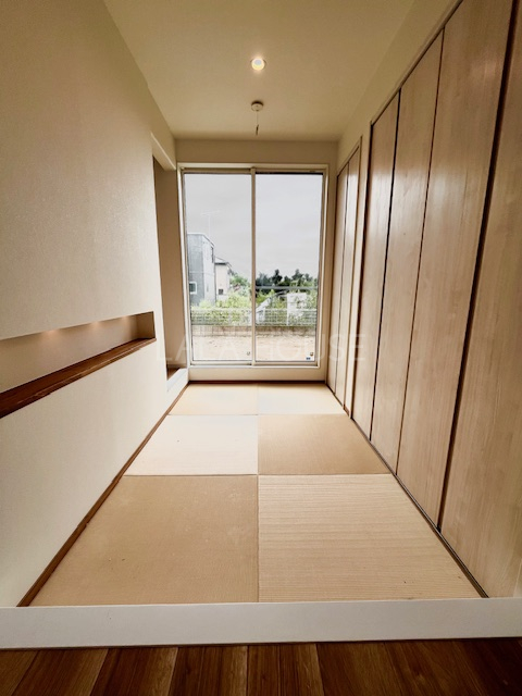  iXy[X͂낲늰̋ԁB[LxŗqpiG߉Ɠd̎[ɂ𗧂܂B