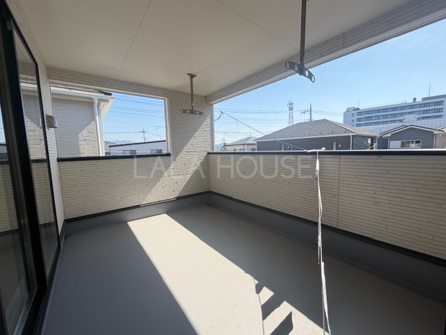 �o���R�j�[ -