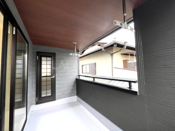 �o���R�j�[ -