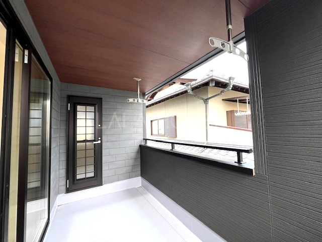 �o���R�j�[ -