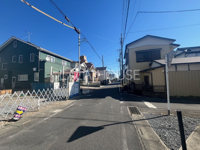 �O�ʓ��H�܂ތ��n�ʐ^ 2025.11.21�B�e��
���C�y�ɂ��₢���킹����������