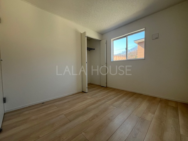 ���r���O -