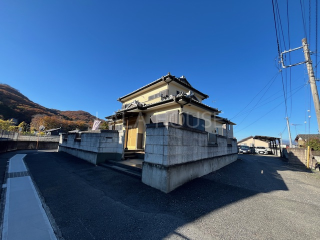 �O�ʓ��H�܂ތ��n�ʐ^ -