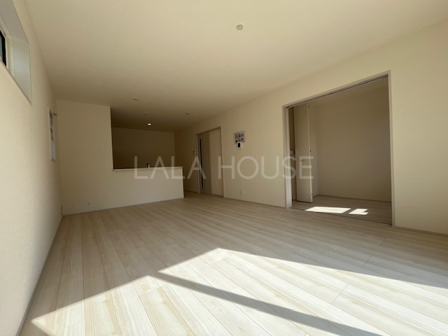 ���r���O -