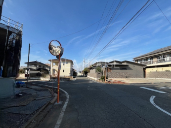 �O�ʓ��H�܂ތ��n�ʐ^ 2025.11.27�B�e��