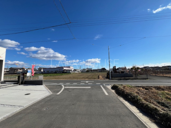 �O�ʓ��H�܂ތ��n�ʐ^ -