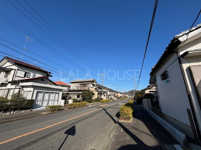 �O�ʓ��H�܂ތ��n�ʐ^ -