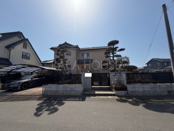 �O�ʓ��H�܂ތ��n�ʐ^ �J�[�|�[�g�t�����ԃX�y�[�X