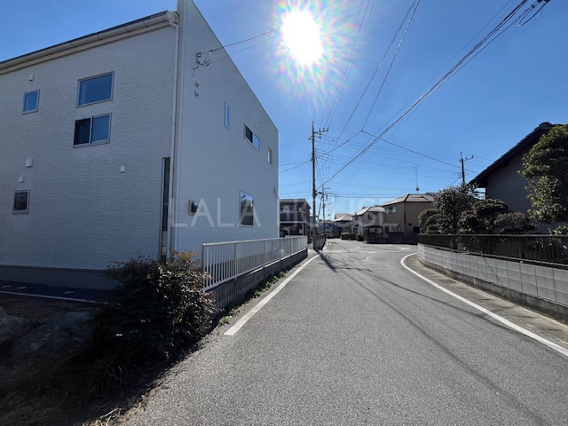 �O�ʓ��H�܂ތ��n�ʐ^ -