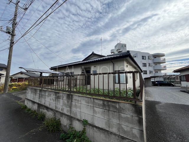 �O�ʓ��H�܂ތ��n�ʐ^ -