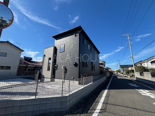 �O�ʓ��H�܂ތ��n�ʐ^ -