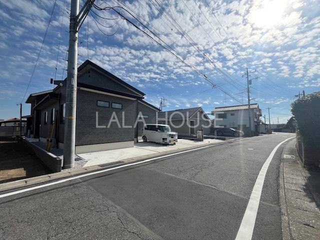 �O�ʓ��H�܂ތ��n�ʐ^ -