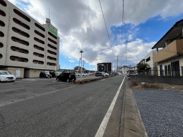 �O�ʓ��H�܂ތ��n�ʐ^ -