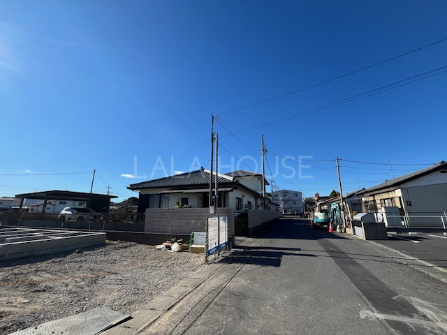 �O�ʓ��H�܂ތ��n�ʐ^ 2025.12.18�B�e��
���C�y�ɂ��₢���킹����������