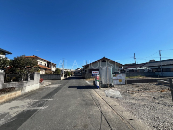 �O�ʓ��H�܂ތ��n�ʐ^ 2025.12.18�B�e��
���C�y�ɂ��₢���킹����������