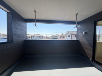 �o���R�j�[ -