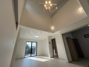 ���r���O -