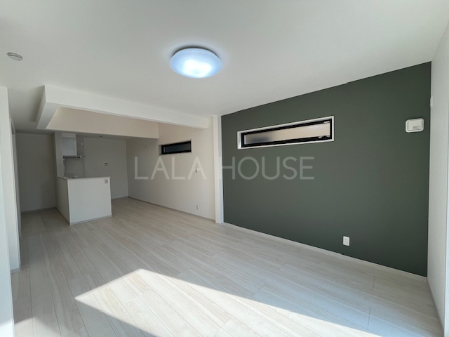 ���r���O -