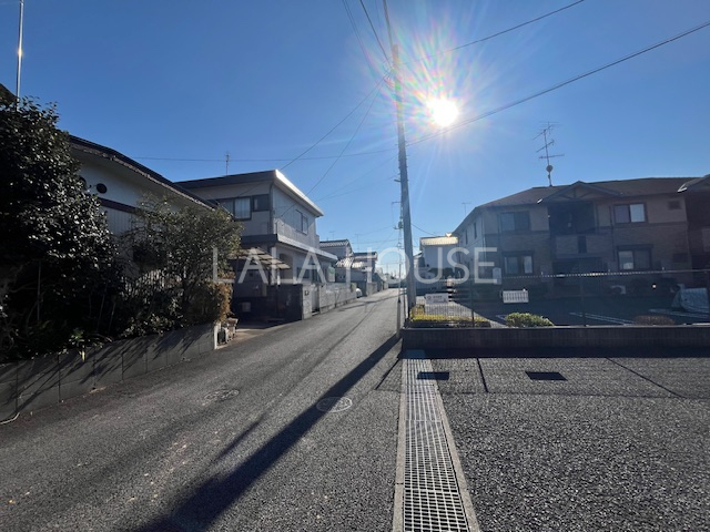 �O�ʓ��H�܂ތ��n�ʐ^ 2025.12.19�B�e��
���C�y�ɂ��₢���킹����������