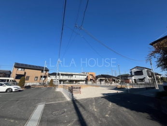 �O�ʓ��H�܂ތ��n�ʐ^ 2025.12.19�B�e��
���C�y�ɂ��₢���킹����������