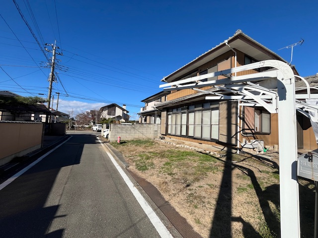 �O�ʓ��H�܂ތ��n�ʐ^ -