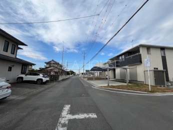 �O�ʓ��H�܂ތ��n�ʐ^ -