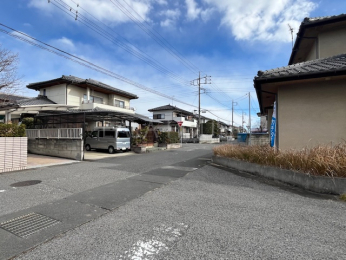 �O�ʓ��H�܂ތ��n�ʐ^ -