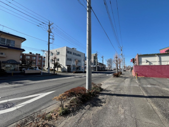 �O�ʓ��H�܂ތ��n�ʐ^ -