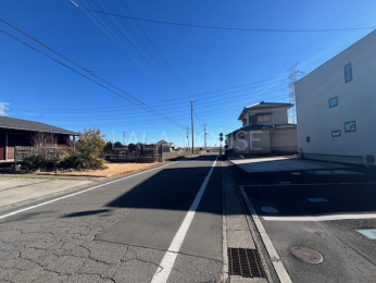 �O�ʓ��H�܂ތ��n�ʐ^ -