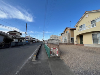 �O�ʓ��H�܂ތ��n�ʐ^ -