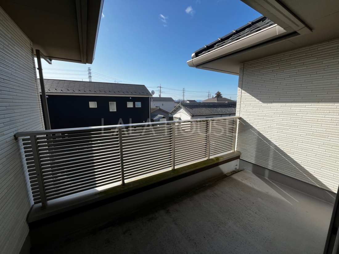 �o���R�j�[ -