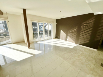 ���r���O -