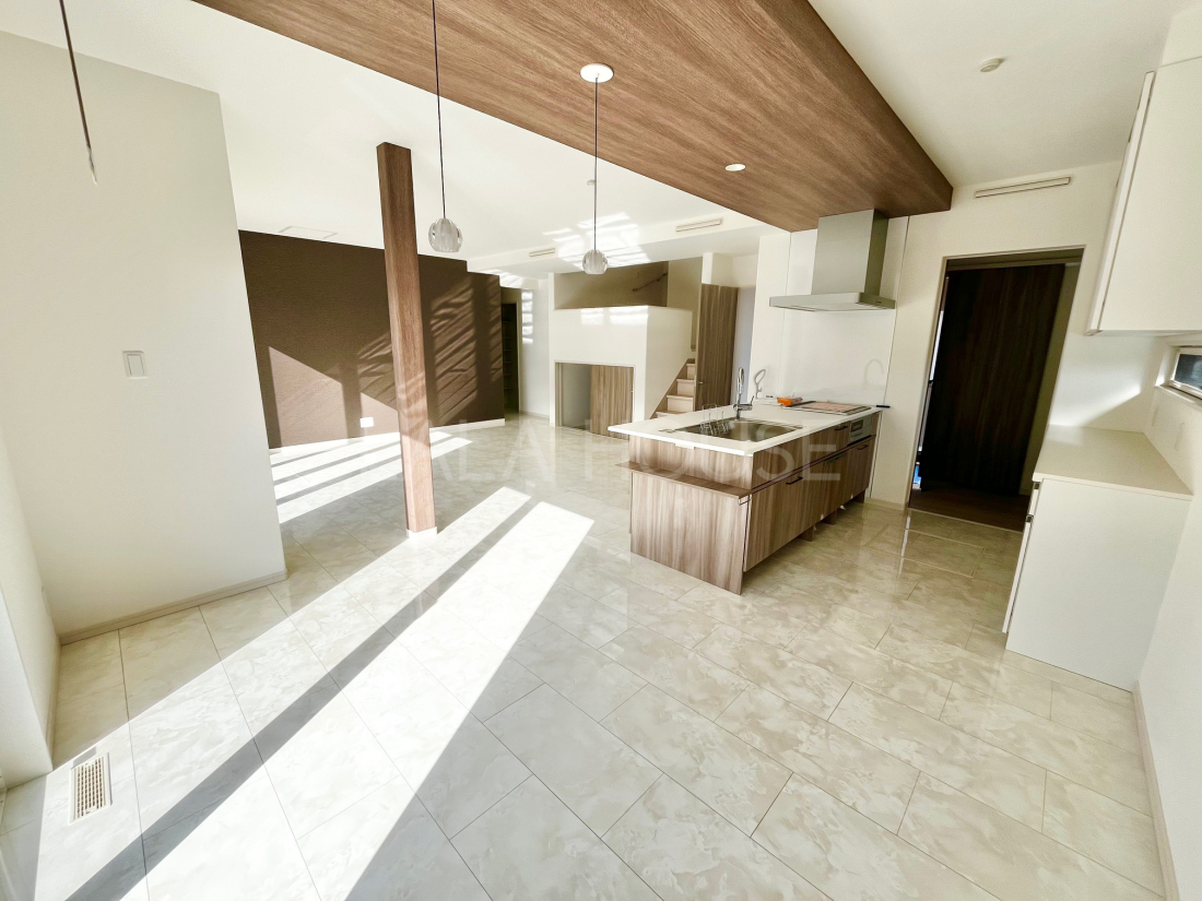 ���r���O -