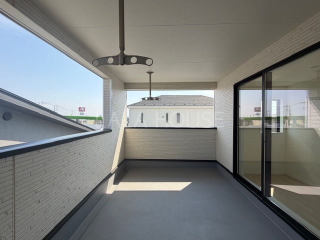 �o���R�j�[ -