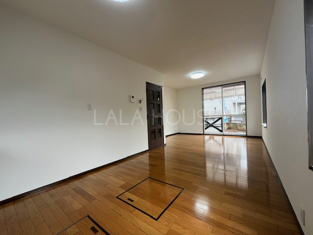 ���r���O -