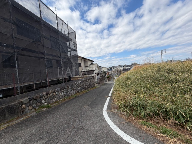 �O�ʓ��H�܂ތ��n�ʐ^ 26.3.16�B�e���c
���C�y�ɂ��₢���킹����������