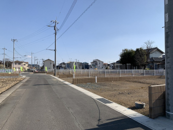 �O�ʓ��H�܂ތ��n�ʐ^ �q���n�ʐ^�r�����n�����i���������E���E�u���b�N�E�t�F���X�j