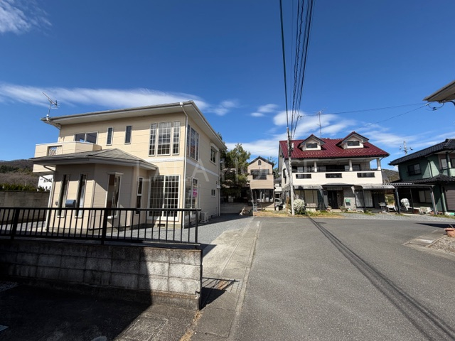 �O�ʓ��H�܂ތ��n�ʐ^ -