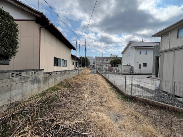 �O�ʓ��H�܂ތ��n�ʐ^ -