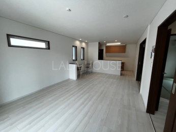 ���r���O -