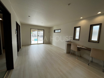 ���r���O -