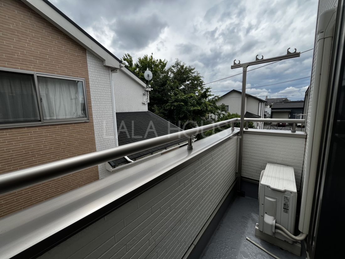 �o���R�j�[ -