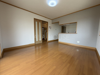 ���r���O -