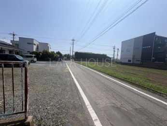 �O�ʓ��H�܂ތ��n�ʐ^ -