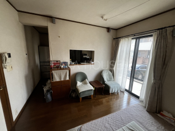 ���r���O -