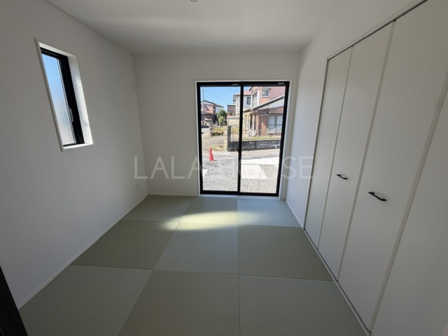 �a�� -